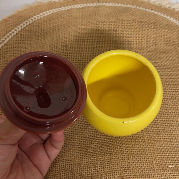 Vintage Franciscan ware small porcelain jar with lid - Picture 3 of 4